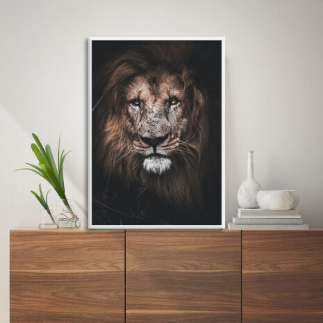 king lion-white frame